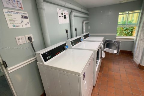 Copropriété à louer à Miami Beach, Floride: 36.23 m2 № 1882281 - photo 5