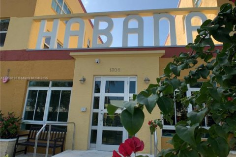 Copropriété à louer à Miami Beach, Floride: 36.23 m2 № 1882281 - photo 1