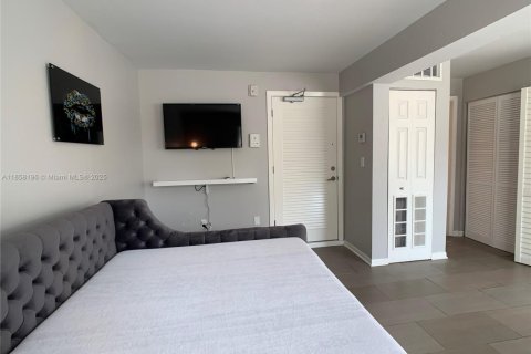 Copropriété à louer à Miami Beach, Floride: 36.23 m2 № 1882281 - photo 9