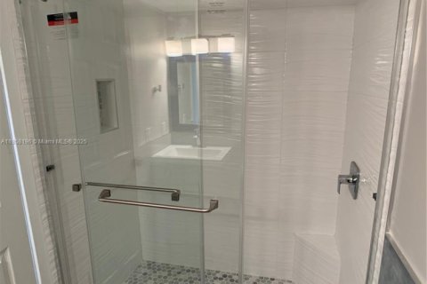 Copropriété à louer à Miami Beach, Floride: 36.23 m2 № 1882281 - photo 14