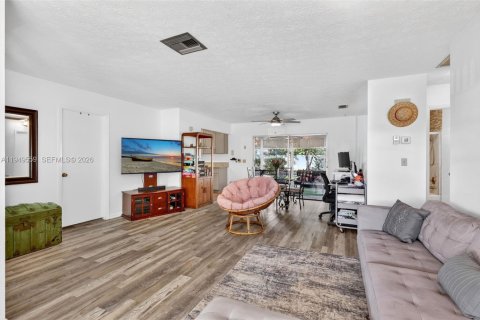 Villa ou maison à vendre à Port St. Lucie, Floride: 3 chambres, 120.4 m2 № 2005002 - photo 3