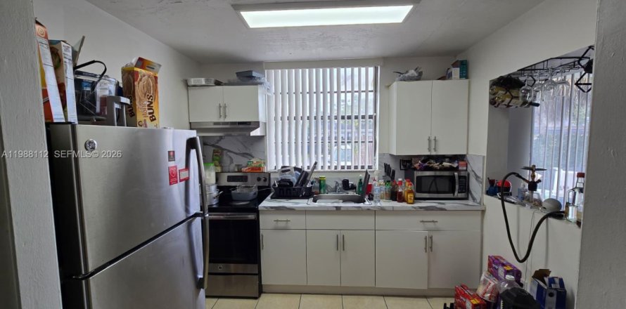 Condo in Lauderhill, Florida, 2 bedrooms № 2263807