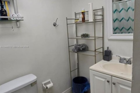 Condo in Lauderhill, Florida, 2 bedrooms № 2263807 - photo 11