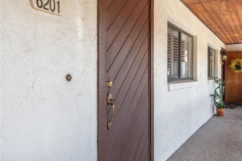 Condo in Lake Wales, Florida, 2 bedrooms  № 1662968 - photo 3