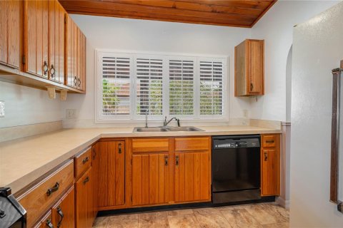 Condo in Lake Wales, Florida, 2 bedrooms  № 1662968 - photo 7