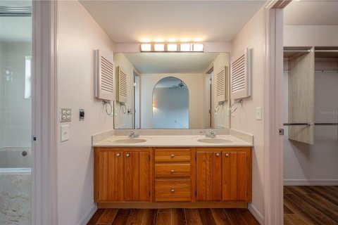 Condo in Lake Wales, Florida, 2 bedrooms  № 1662968 - photo 12