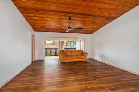 Condo in Lake Wales, Florida, 2 bedrooms  № 1662968 - photo 4