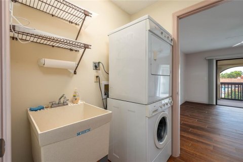 Condo in Lake Wales, Florida, 2 bedrooms  № 1662968 - photo 19