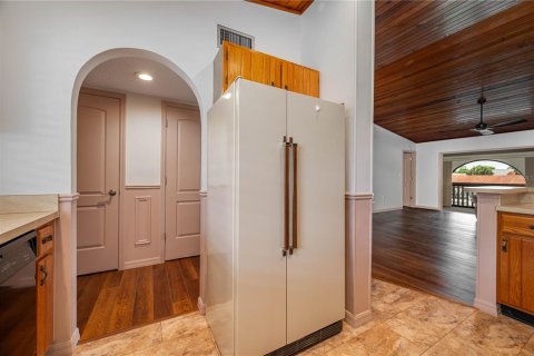 Condo in Lake Wales, Florida, 2 bedrooms  № 1662968 - photo 9