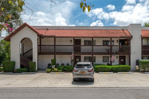 Condo in Lake Wales, Florida, 2 bedrooms  № 1662968 - photo 1