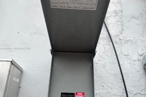 Купить коммерческую недвижимость в Майами, Флорида 128.02м2, № 2054449 - фото 16