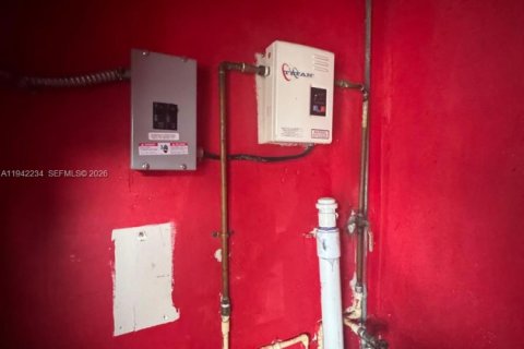 Купить коммерческую недвижимость в Майами, Флорида 128.02м2, № 2054449 - фото 17