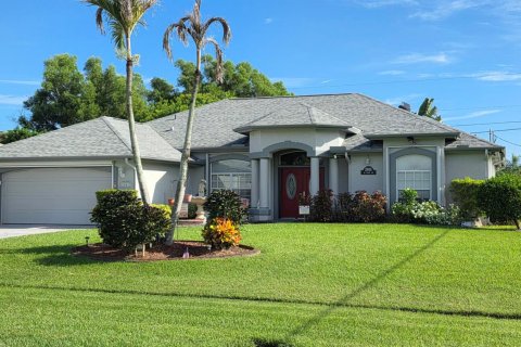 House in Port St. Lucie, Florida 3 bedrooms, 197.97 sq.m. № 2381442