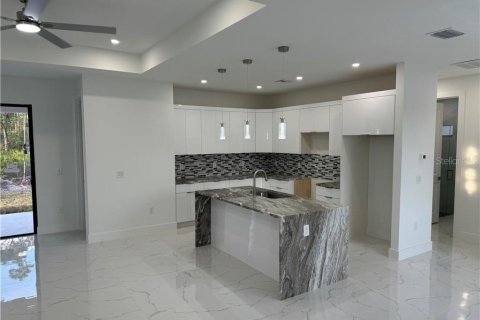 Villa ou maison à vendre à Lehigh Acres, Floride: 4 chambres, 145.86 m2 № 1635084 - photo 15