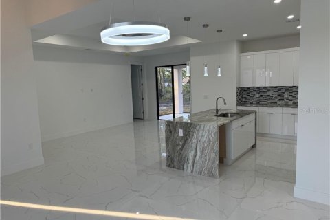 Villa ou maison à vendre à Lehigh Acres, Floride: 4 chambres, 145.86 m2 № 1635084 - photo 11