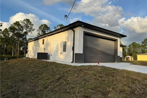Villa ou maison à vendre à Lehigh Acres, Floride: 4 chambres, 145.86 m2 № 1635084 - photo 6