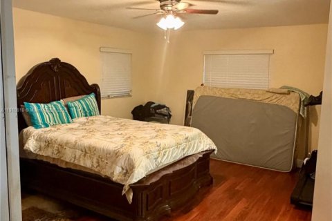 House in Lauderhill, Florida 3 bedrooms, 180.79 sq.m. № 2013157 - photo 4