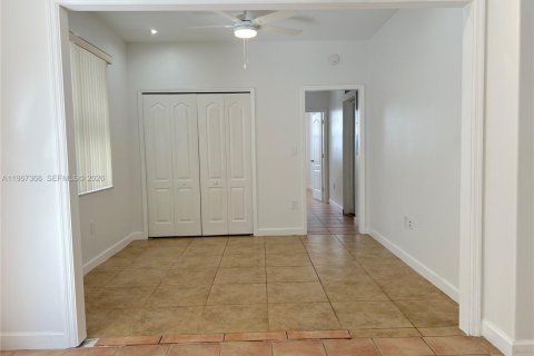 Appartement à louer à Miami, Floride: 2 chambres, 45.8 m2 № 2029430 - photo 4