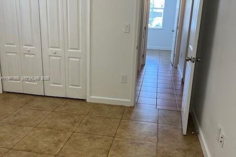 Apartment in Miami, Florida 2 bedrooms, 45.8 sq.m. № 2029430 - photo 9