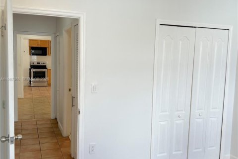 Appartement à louer à Miami, Floride: 2 chambres, 45.8 m2 № 2029430 - photo 7