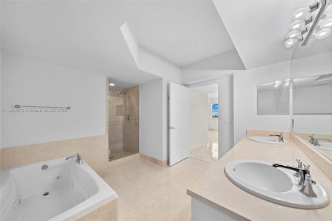 Copropriété à vendre à Aventura, Floride: 3 chambres, 139.35 m2 № 1779587 - photo 5