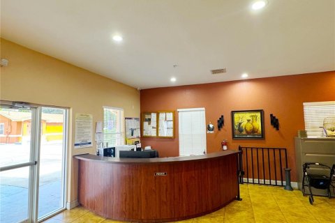 Propiedad comercial en venta en Orlando, Florida, 992.1 m2 № 1732565 - foto 8