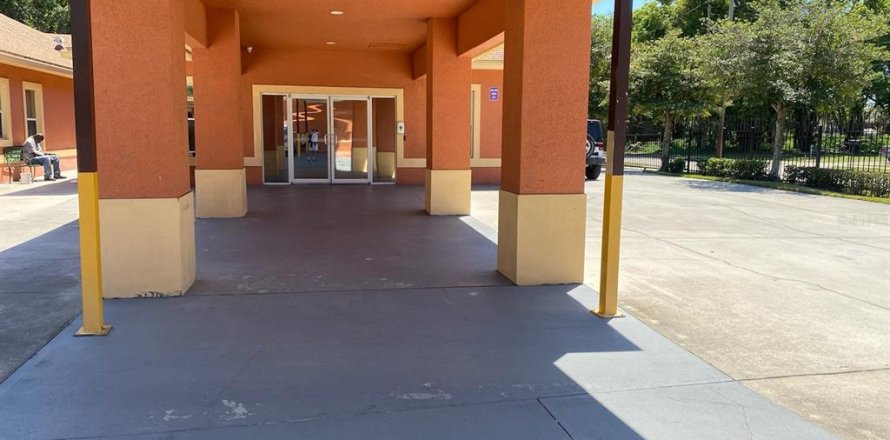 Propiedad comercial en Orlando, Florida 992.1 m2 № 1732565