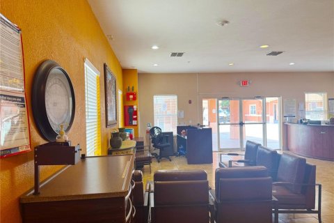 Propiedad comercial en venta en Orlando, Florida, 992.1 m2 № 1732565 - foto 10