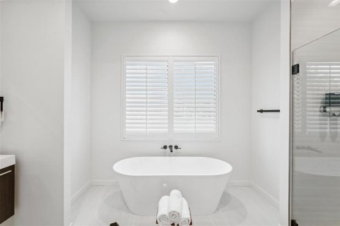 House in North Port, Florida 4 bedrooms, 170.1 sq.m. № 1541262 - photo 25