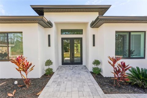 House in North Port, Florida 4 bedrooms, 170.1 sq.m. № 1541262 - photo 2
