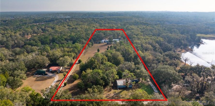 House in Brooksville, Florida 2 bedrooms, 280.01 sq.m. № 1615238