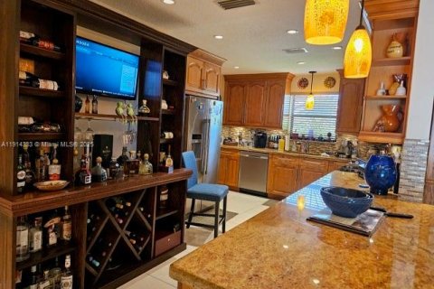 Casa en venta en Hialeah, Florida, 3 dormitorios, 143.35 m2 № 1970981 - foto 15