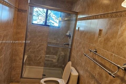 Casa en venta en Hialeah, Florida, 3 dormitorios, 143.35 m2 № 1970981 - foto 22