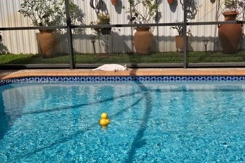 Casa en venta en Hialeah, Florida, 3 dormitorios, 143.35 m2 № 1970981 - foto 25