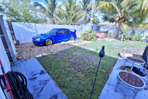 House in North Lauderdale, Florida 3 bedrooms, 92.9 sq.m. № 1772562 - photo 5