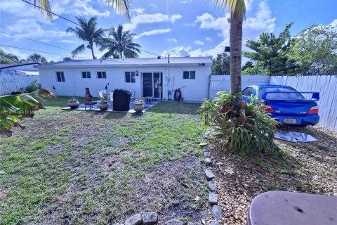 House in North Lauderdale, Florida 3 bedrooms, 92.9 sq.m. № 1772562 - photo 16
