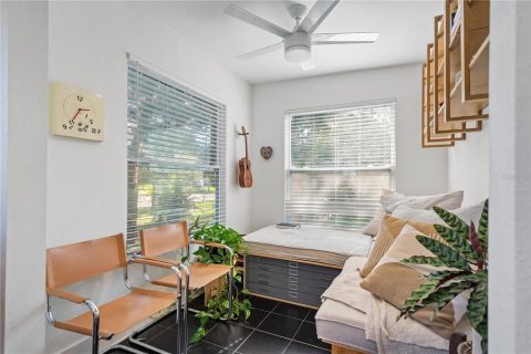 House in Saint Petersburg, Florida 6 bedrooms, 218.97 sq.m. № 1917606 - photo 9