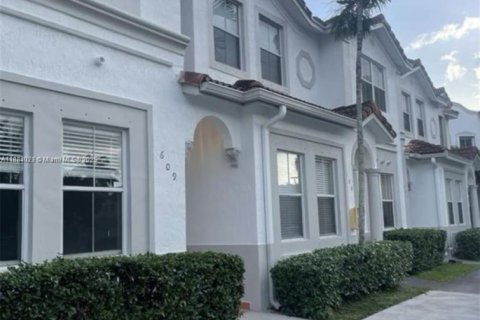 Copropriété à louer à Doral, Floride: 3 chambres, 152.55 m2 № 1931451 - photo 2