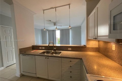 Copropriété à louer à Doral, Floride: 3 chambres, 152.55 m2 № 1931451 - photo 13