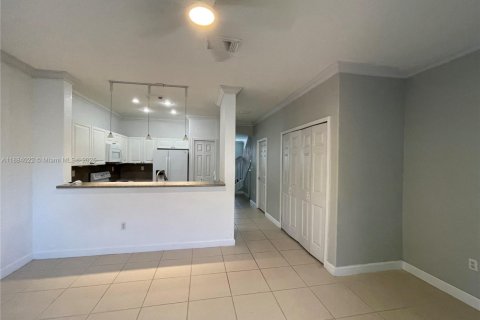 Copropriété à louer à Doral, Floride: 3 chambres, 152.55 m2 № 1931451 - photo 5