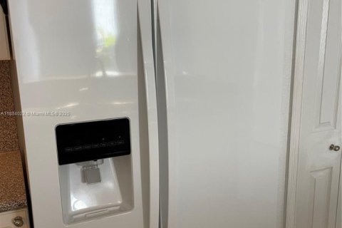 Copropriété à louer à Doral, Floride: 3 chambres, 152.55 m2 № 1931451 - photo 17