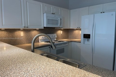 Copropriété à louer à Doral, Floride: 3 chambres, 152.55 m2 № 1931451 - photo 10