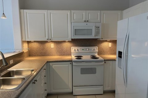 Copropriété à louer à Doral, Floride: 3 chambres, 152.55 m2 № 1931451 - photo 9