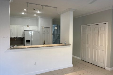 Copropriété à louer à Doral, Floride: 3 chambres, 152.55 m2 № 1931451 - photo 6