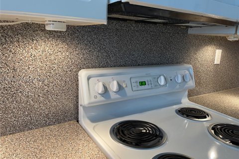 Copropriété à louer à Doral, Floride: 3 chambres, 152.55 m2 № 1931451 - photo 16