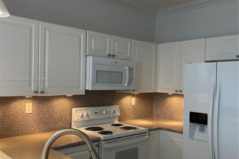 Copropriété à louer à Doral, Floride: 3 chambres, 152.55 m2 № 1931451 - photo 11