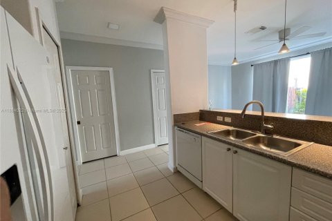 Copropriété à louer à Doral, Floride: 3 chambres, 152.55 m2 № 1931451 - photo 14