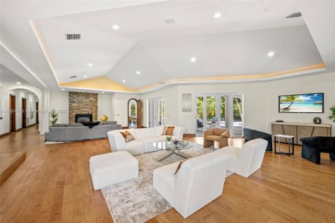 Casa en venta en Southwest Ranches, Florida, 4 dormitorios, 554.16 m2 № 1932382 - foto 1