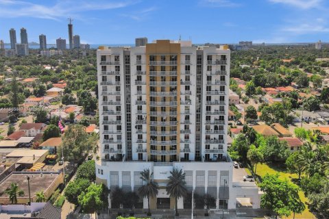 Condo in Miami, Florida, 2 bedrooms  № 1893019 - photo 16