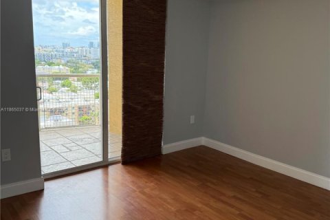 Condo in Miami, Florida, 2 bedrooms  № 1893019 - photo 6